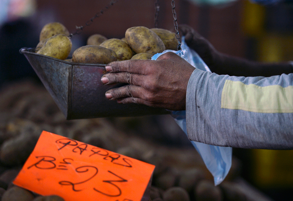 Inflación anual llega al 54,3 por ciento, una de las más altas del mundo