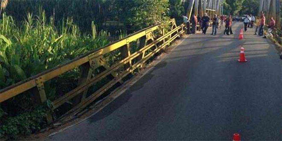 Abierto el paso por el puente Agua Clara de Río Chico