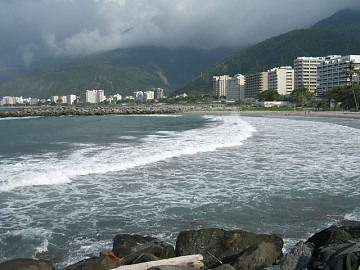 Cuatro fallecidos por mar de fondo en playas de Vargas