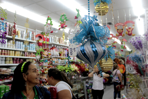 Temporada navideña amenazada por falta de divisas