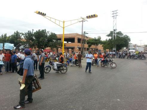 Trabajadores de Misión Vivienda exigen sus utilidades