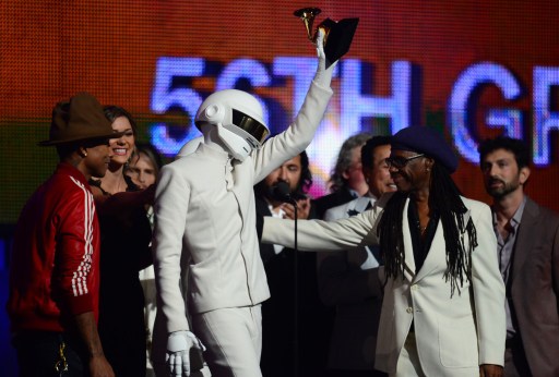 Daft Punk se proclama triunfador de los Grammy con “Get Lucky”