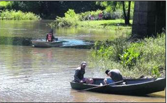 Choque de canoas deja un muerto