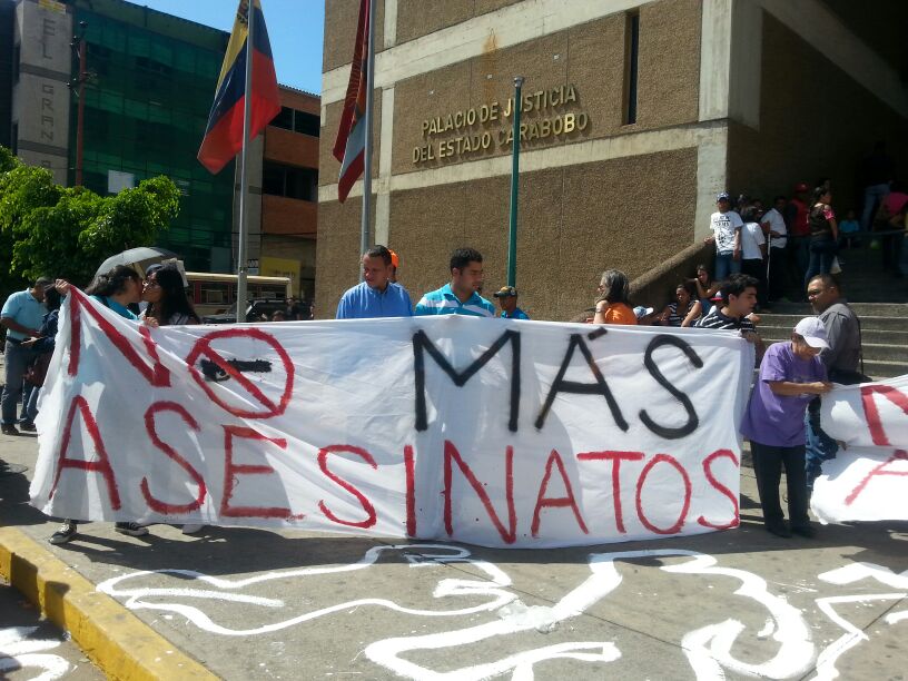 Valencianos protestaron en el Palacio de Justicia en contra de la inseguridad (Fotos)