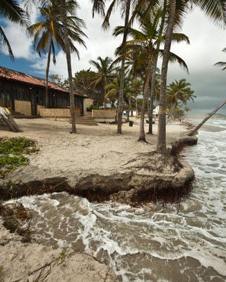 Desconocen destino de locales de playa El Agua