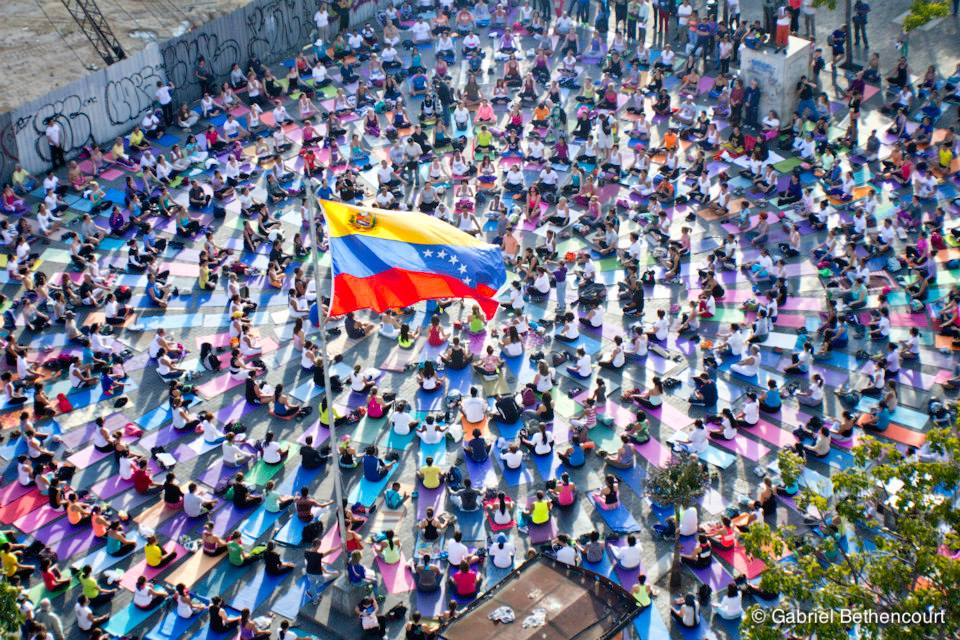 Más 800 venezolanos hicieron mandala humano por la Paz (Fotos)