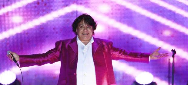 Juan Gabriel suspende hasta septiembre su gira por EE UU