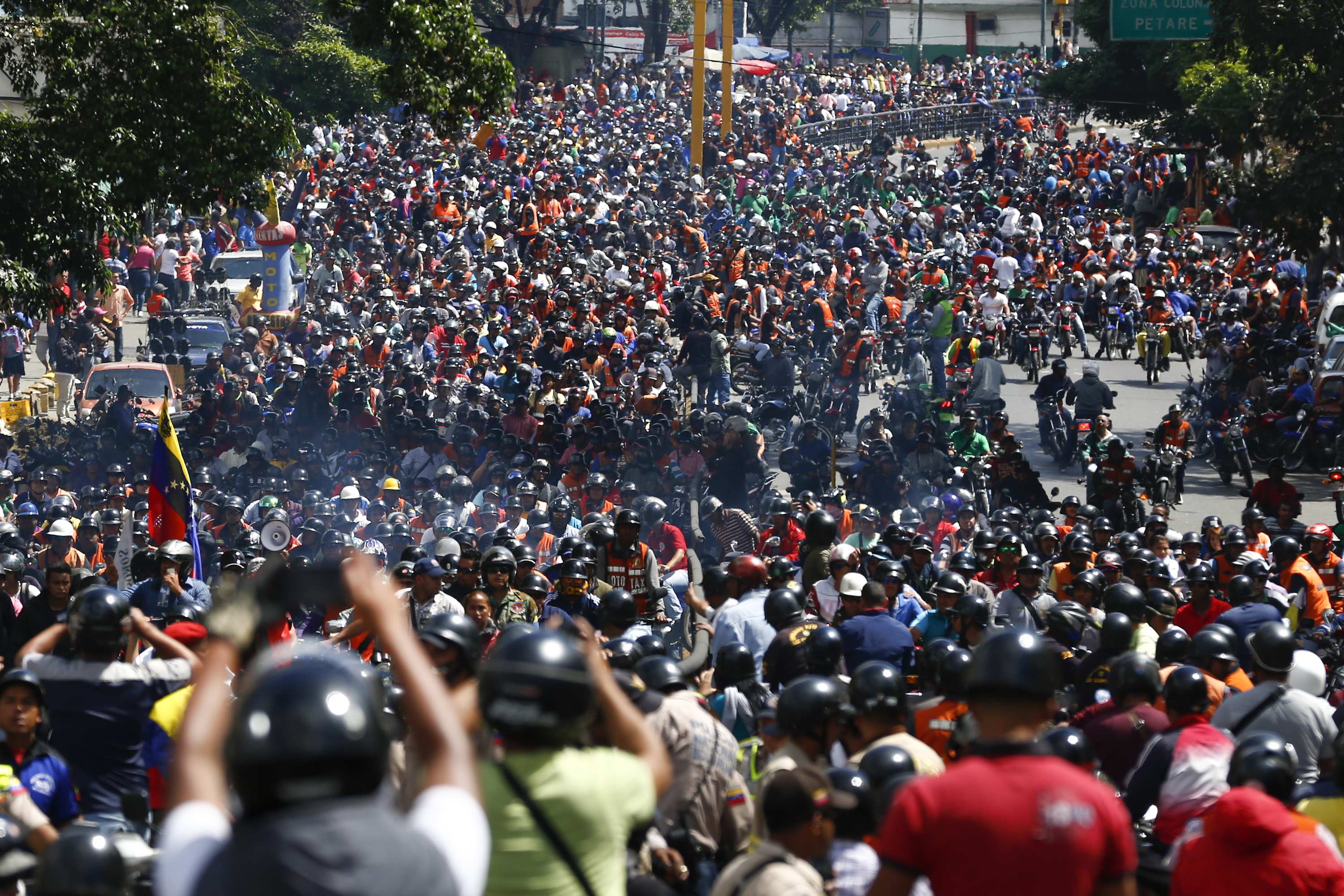 Motorizados entregaron peticiones al Intt (Fotos)