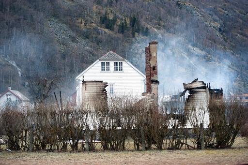 Un incendio destruye parte de ciudad histórica en Noruega (Fotos)