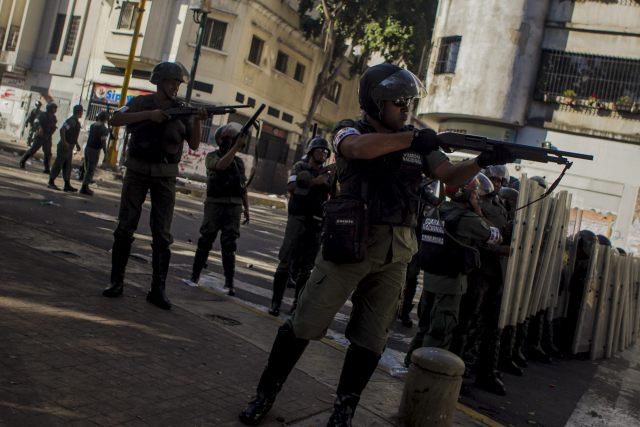 OPOSITORES VENEZOLANOS LLAMAN A ASUMIR LA PROTESTAS EN LA CALLE COMO UN DEBER