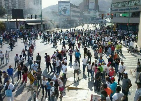 Irregulares abrieron fuego en “ataque fulminante” contra manifestantes en Avenida Cedeño de Valencia (siete heridos)