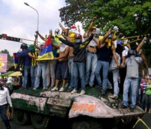 Táchira no se rinde y continúa en la calle (FOTOS)