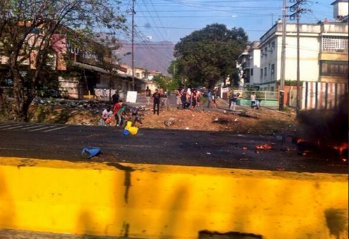 VIDEO: Un GNB muerto y dos personas heridas tras protestas en El Trigal