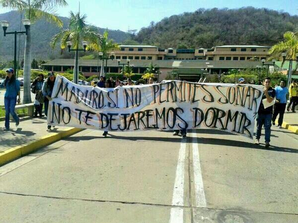 Esta es la pancarta que le quita el sueño a Nicolás (FOTO)