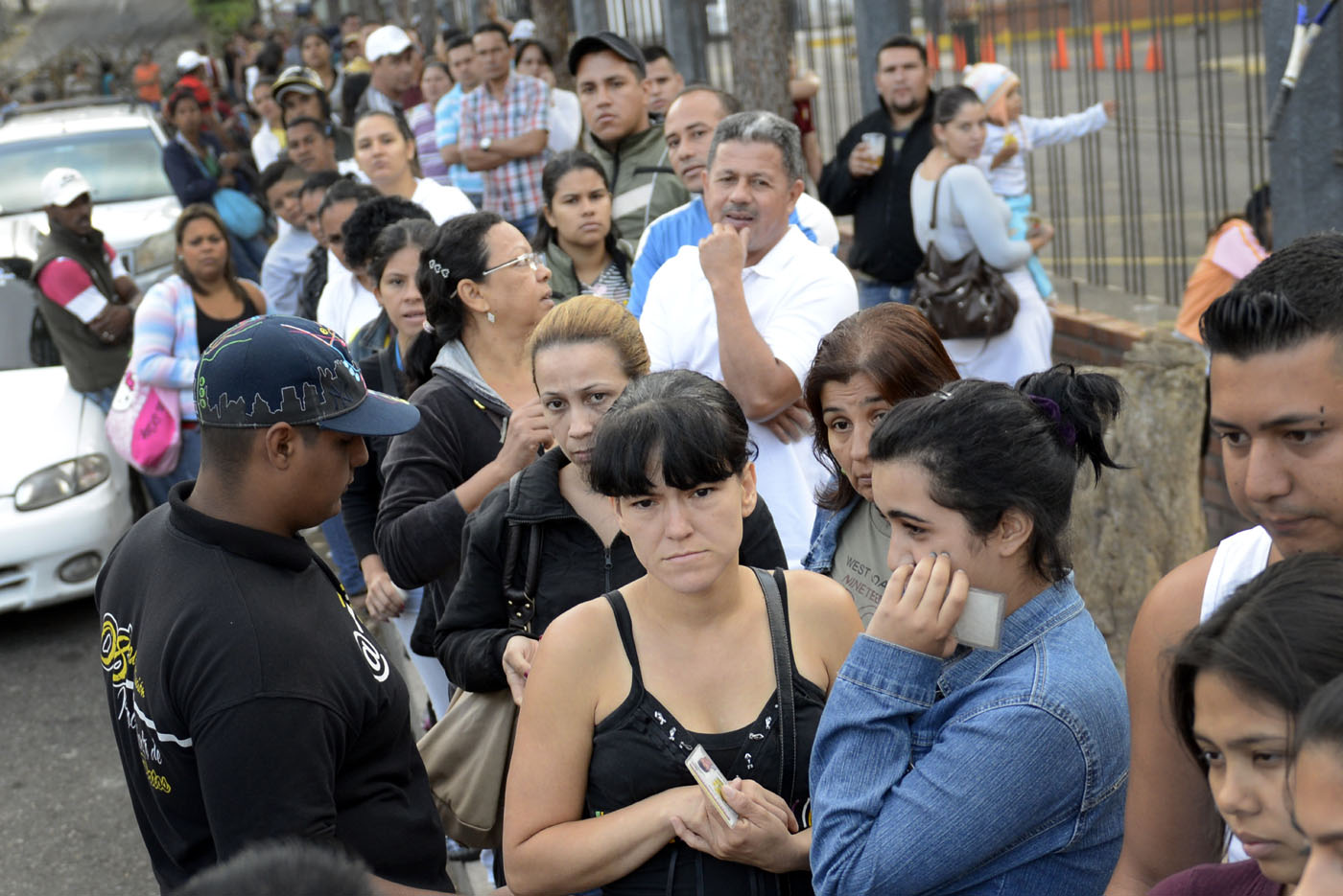 Datos: 64% de acuerdo con salir de este gobierno lo antes posible, de forma constitucional (encuesta)