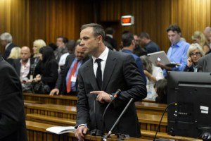 Pistorius acusa a la policía de alterar pruebas