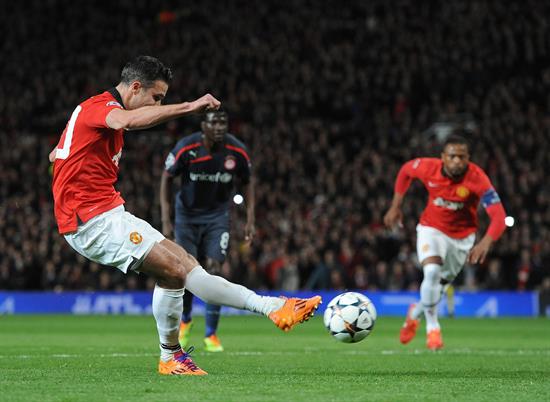 Van Persie mete al Man United en cuartos de la Champions