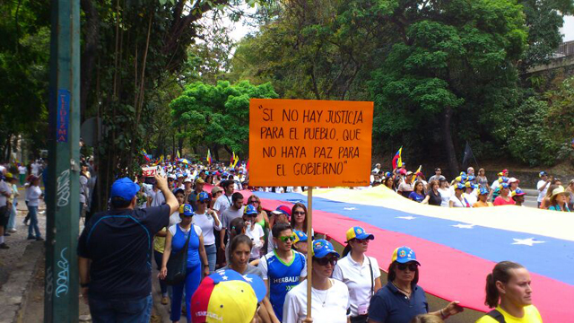 Habitantes de El Cafetal marcharon contra la violencia (Fotos)