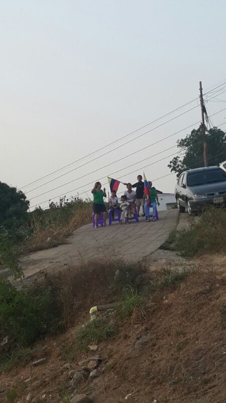 Barrio La Adobera de Valencia también manifiesta FOTO