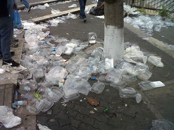 Así quedó Chacaíto después de marcha oficialista (Foto)