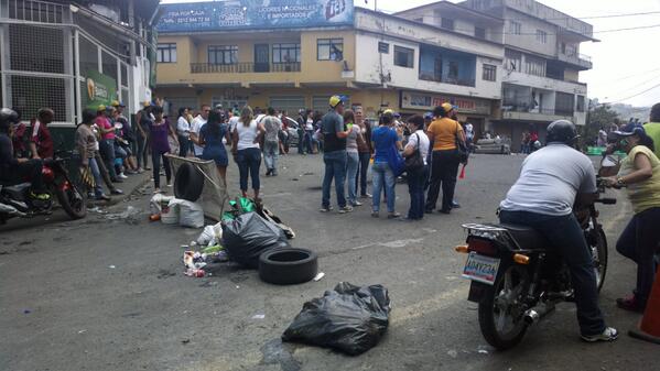 Barricadas en Minas de Baruta (Fotos)