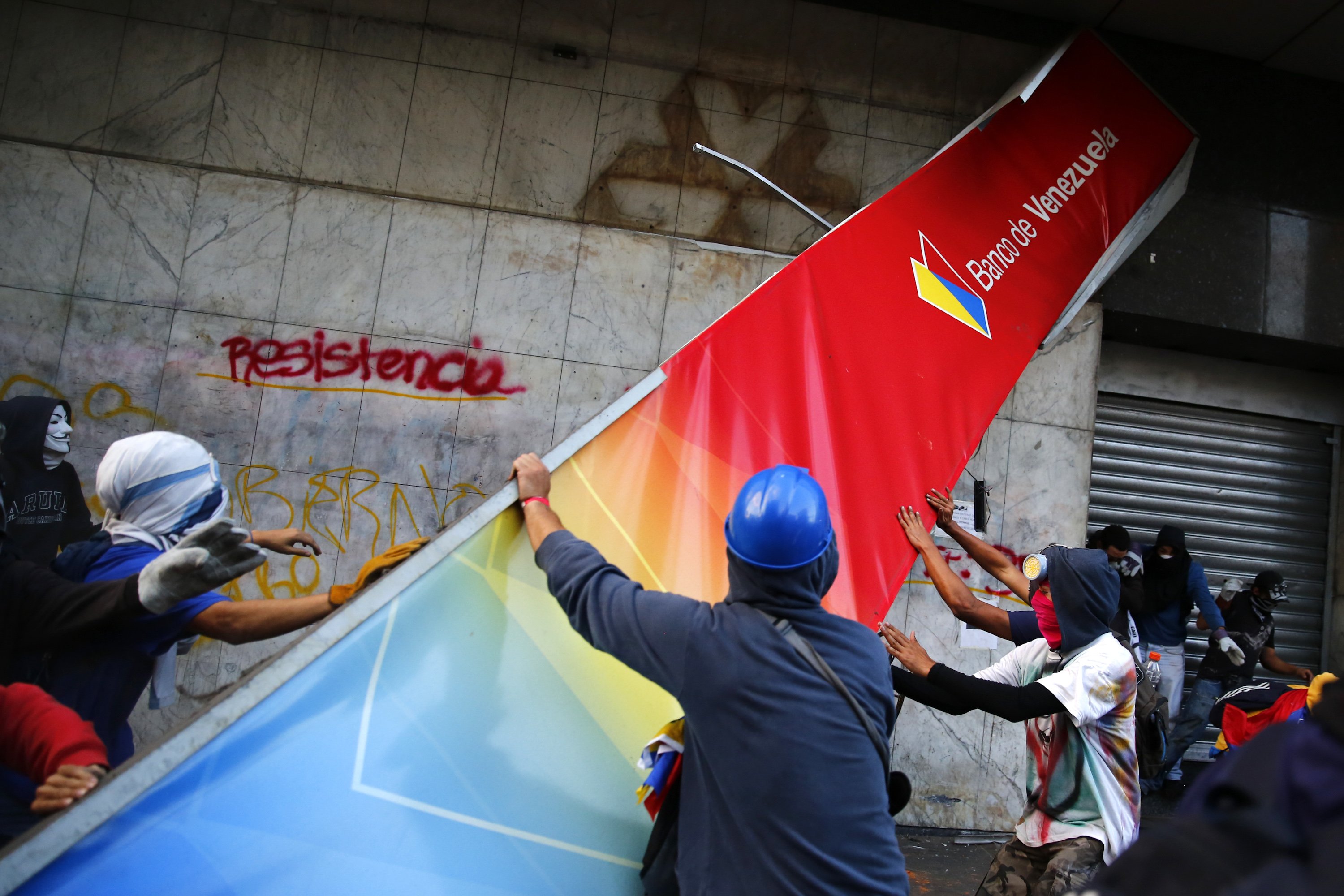 Ramón Muchacho cuestiona manifestación violenta en Chacao