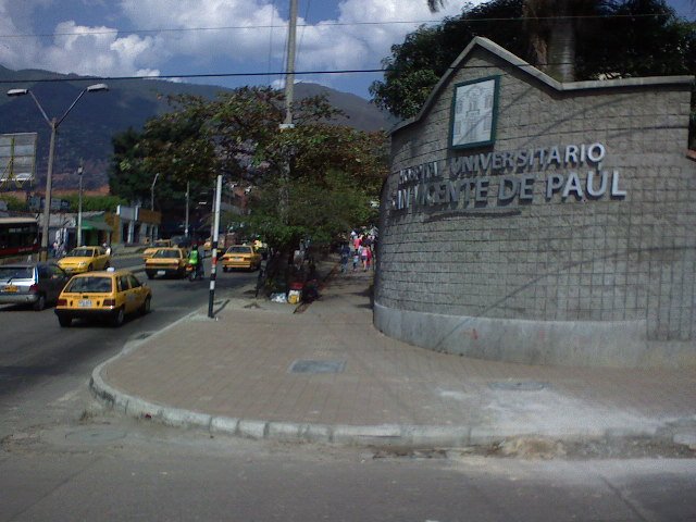 Muere joven de 22 años tras ser atacado con ácido en Colombia