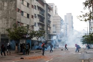 La crisis económica y la violencia acosan a Maduro y atizan las protestas