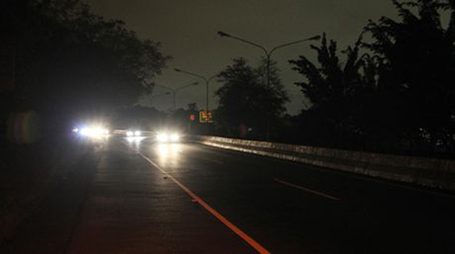 Mueren 3 personas en la ARC tras accidente por caída de árbol