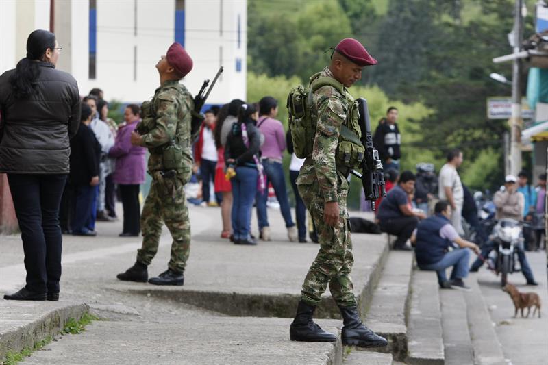 Elecciones en Colombia transcurren sin ataques armados por primera vez en años