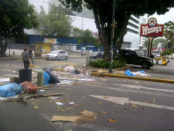 Barricadas en Los Palos Grandes este #9M (Foto)