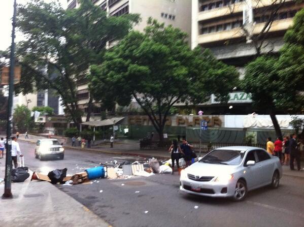 Barricadas en Los Palos Grandes #8M (Fotos)