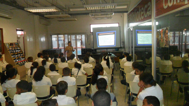 Alcaldía Metropolitana llega a los colegios para prevenir embarazo adolescente