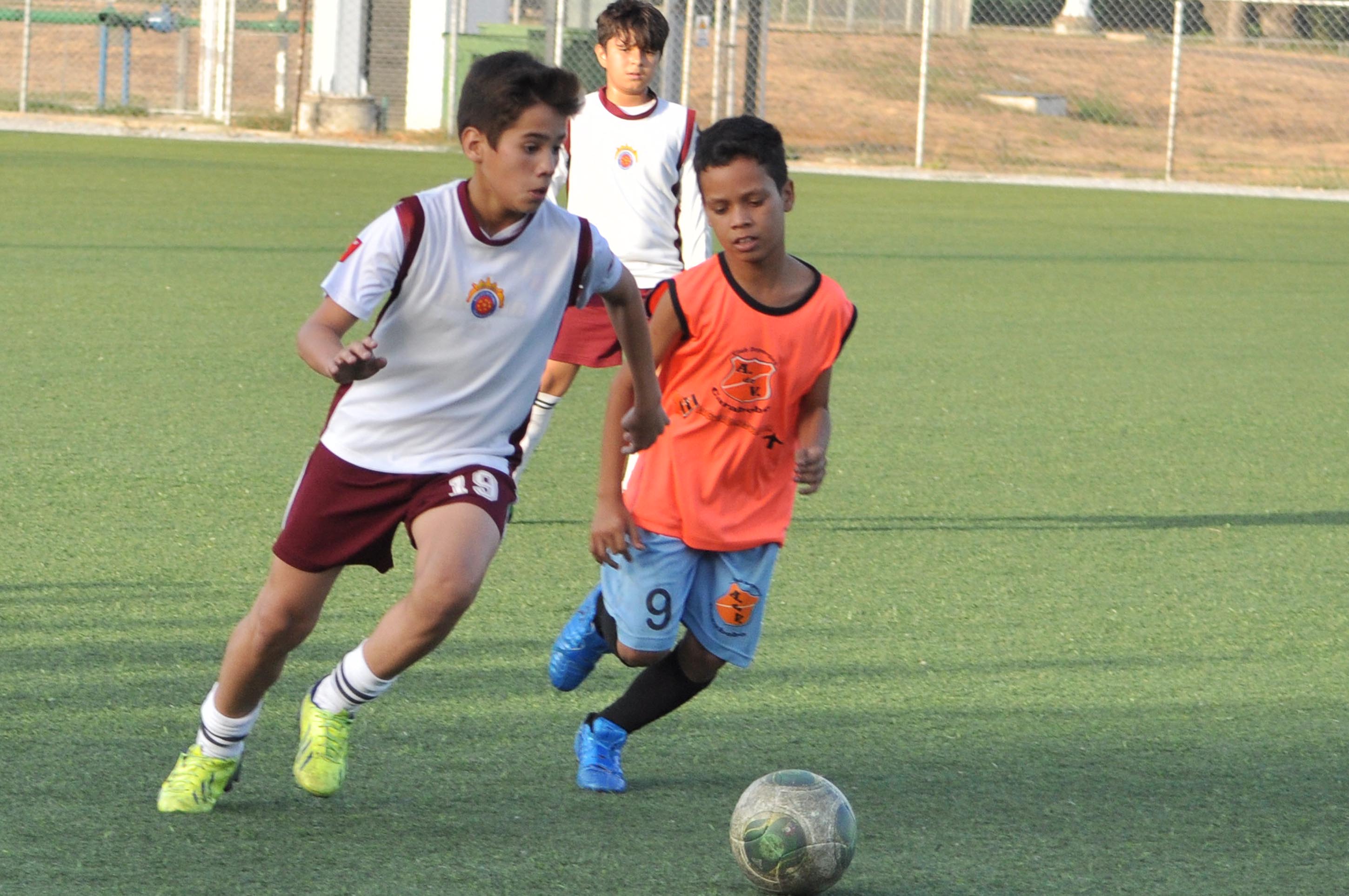 Escuela de Fútbol Juan Arango dictó clínica a más de 90 niños de Atlético Valencia