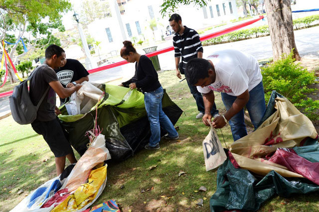 Jóvenes zulianos levantan campamento en Plaza de la República y proponen agenda de calle (Fotos)