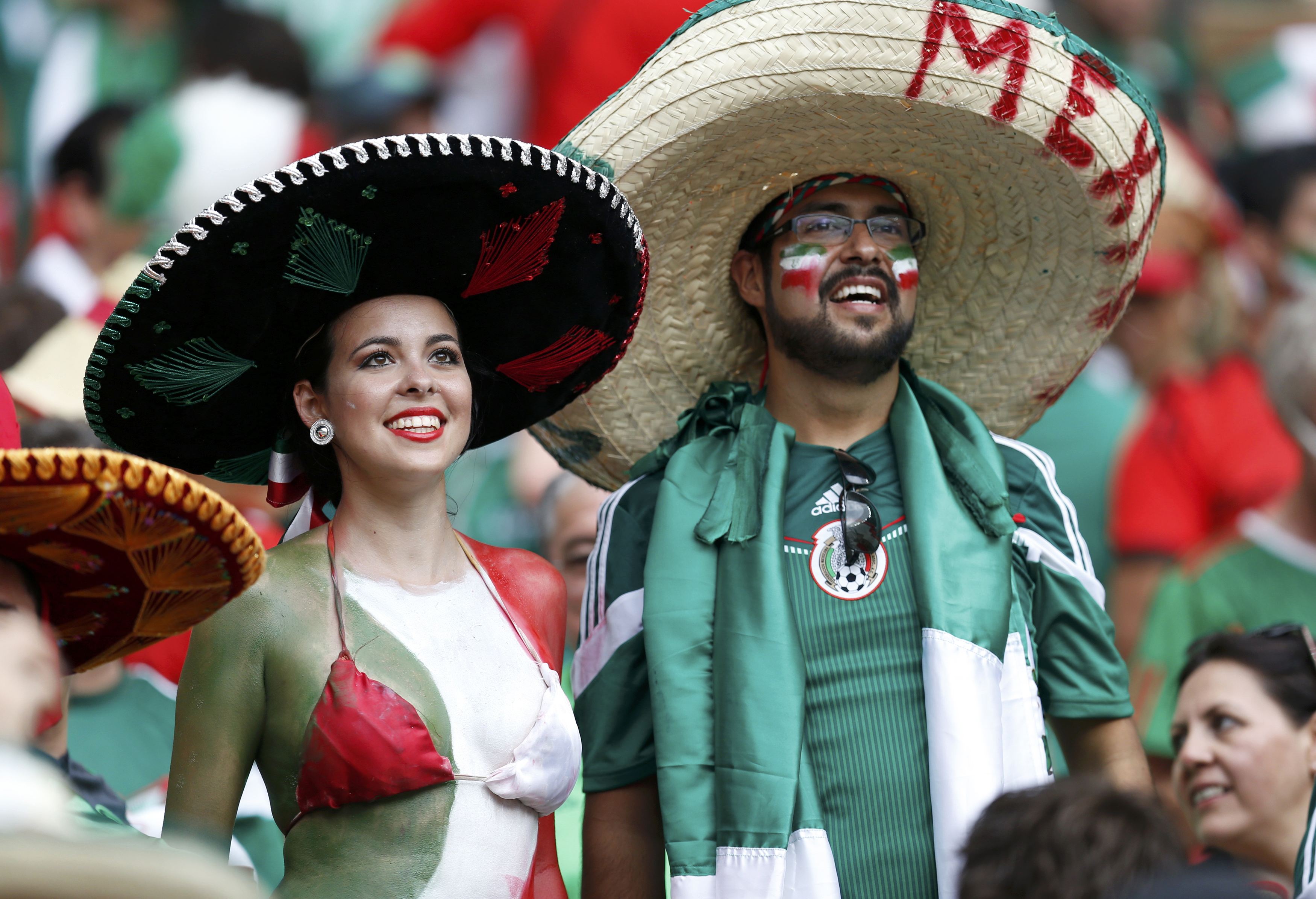 Fanáticos de Brasil y México vibraron en las tribunas (Fotos)