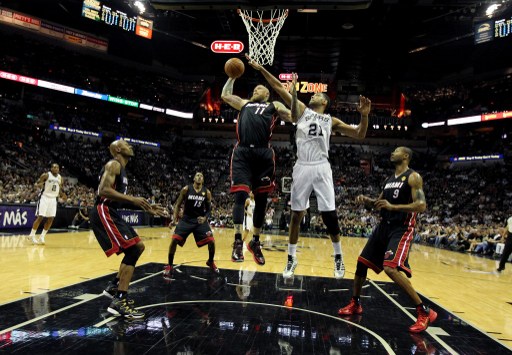 Miami empata la final de la NBA al derrotar a San Antonio 98-96