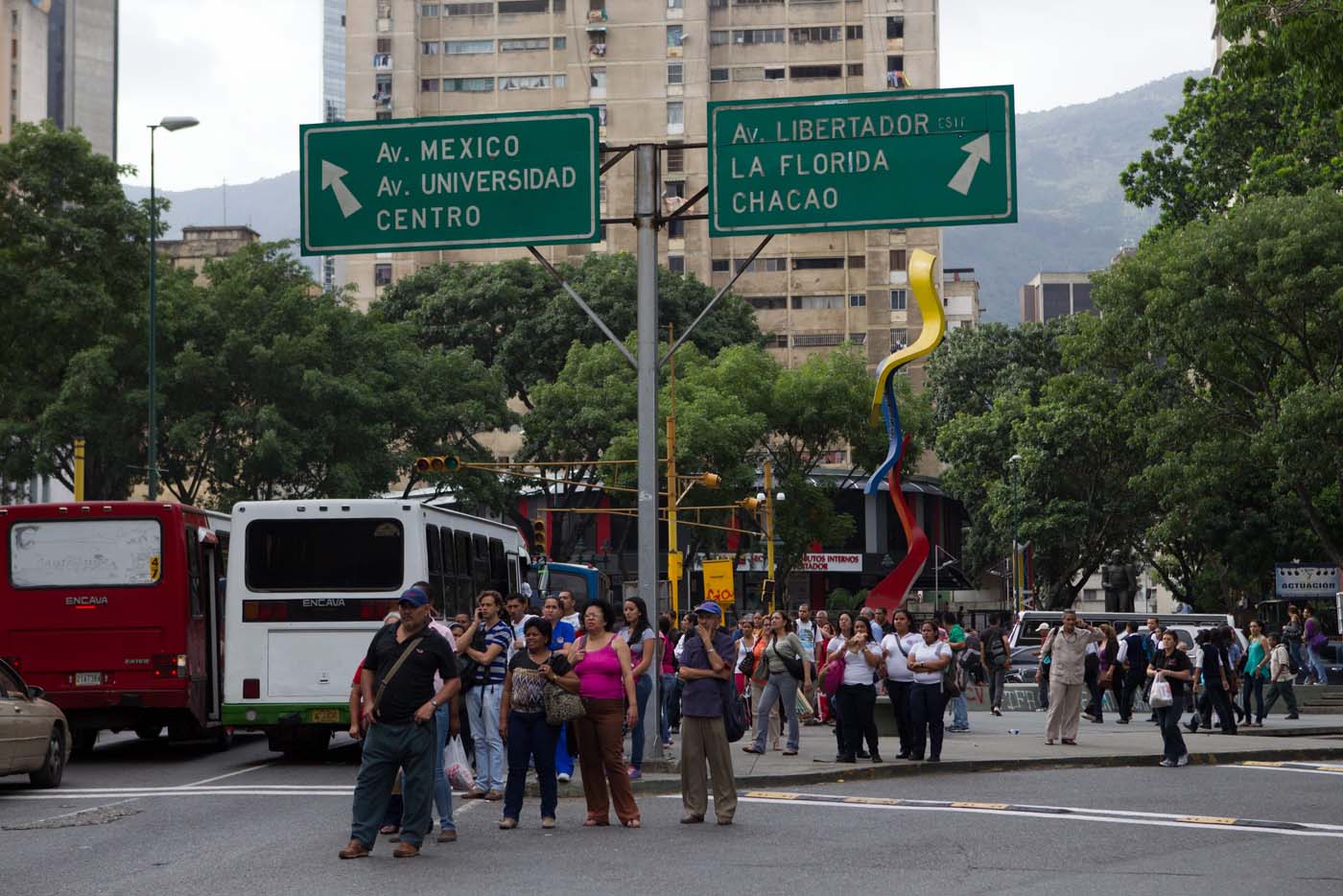 Publicaron la escala de sueldos para funcionarios de la administración pública