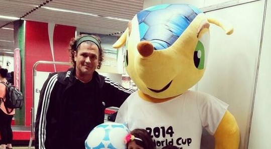 A Carlos Vives lo recibió Fuleco en el aeropuerto (Foto)