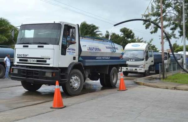 Doce cisternas surtirán a hospitales y escuelas de Maturín