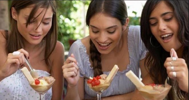 Estas son las formas en que tus amigos sabotean tu dieta