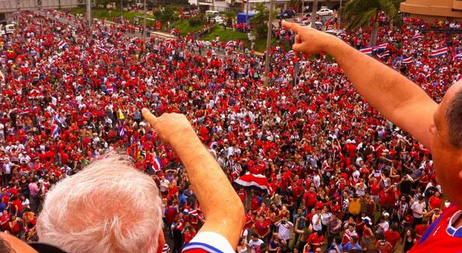 Marea roja inunda a Costa Rica tras clasificación en Mundial (Fotos)