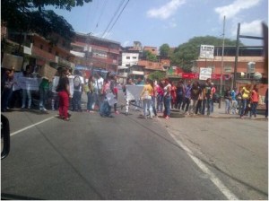Estudiantes protestan en Guatire este #4J (Foto)