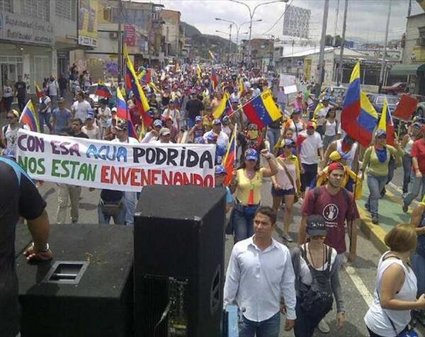 Inicia marcha de “los tobos vacíos” en Valencia