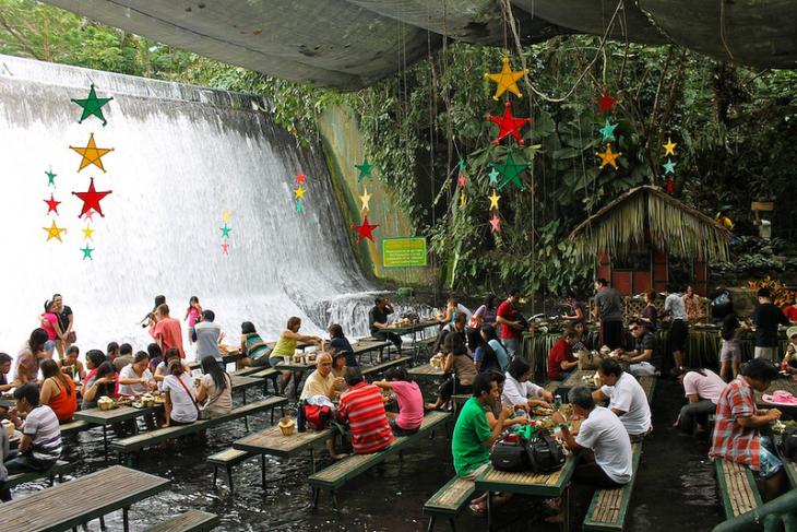 En este restaurante no terminarás seco (Fotos + Cascada)