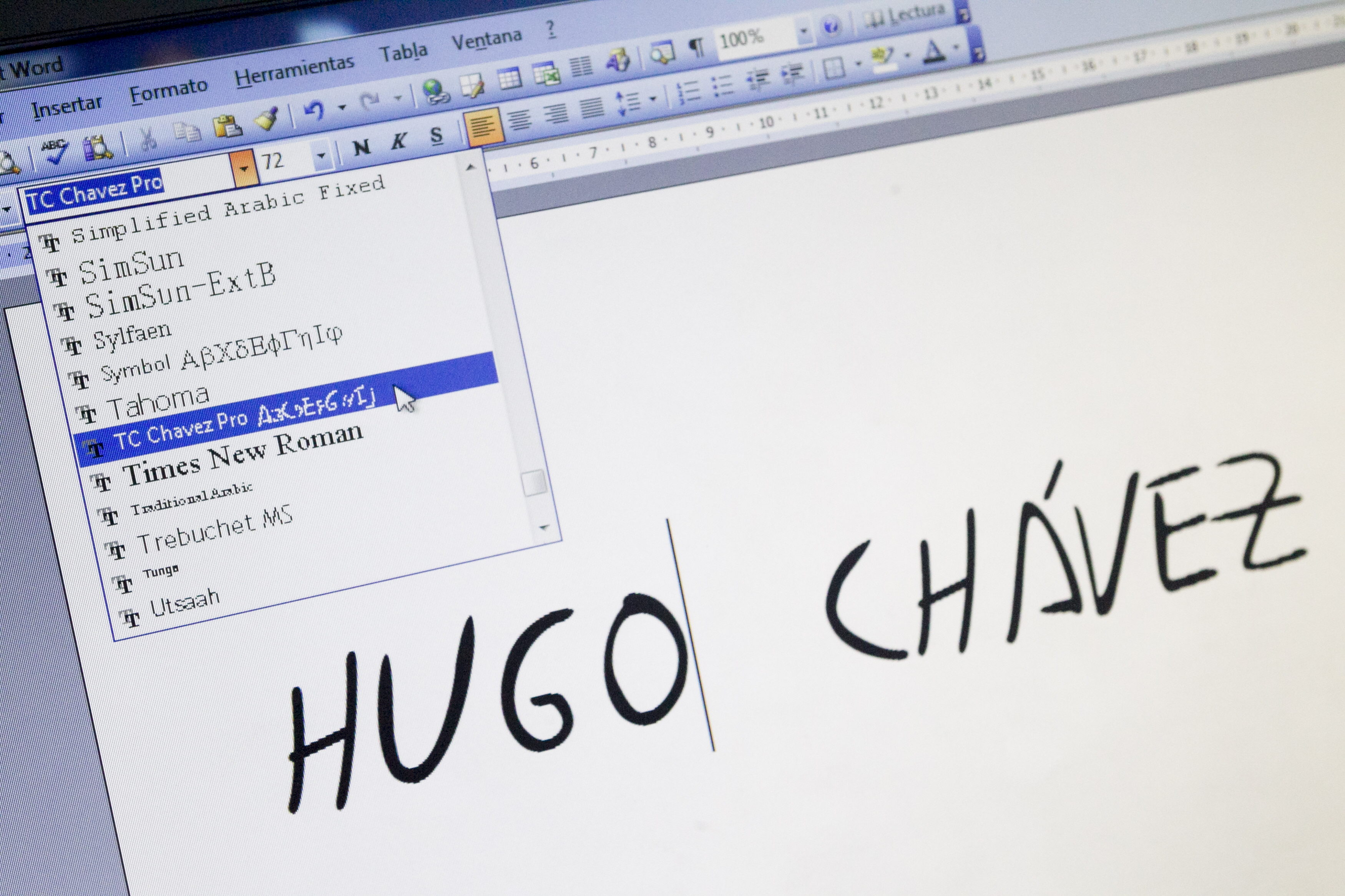 Lo que faltaba: Lanzan tipografía “Hugo Chávez” (Imágenes)