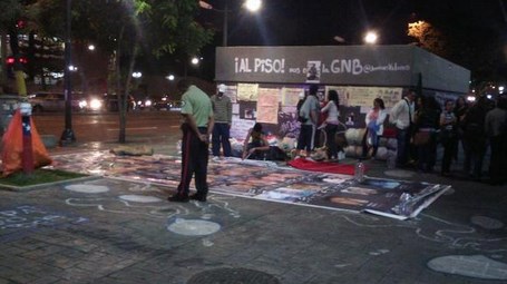 Polichacao pide a padres de estudiantes detenidos en el Pnud desalojar el área