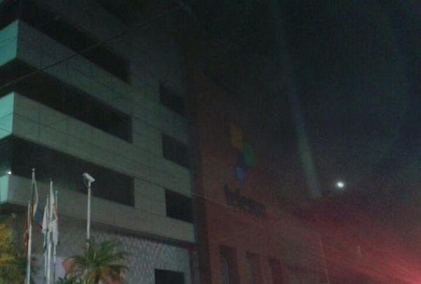 Señal de Telesur fue restituida tras conato de incendio