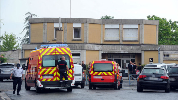 Una maestra murió apuñalada por la madre de un alumno