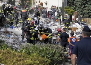 Un fallecido y 12 desaparecidos por explosión de un edificio en Francia (Fotos)